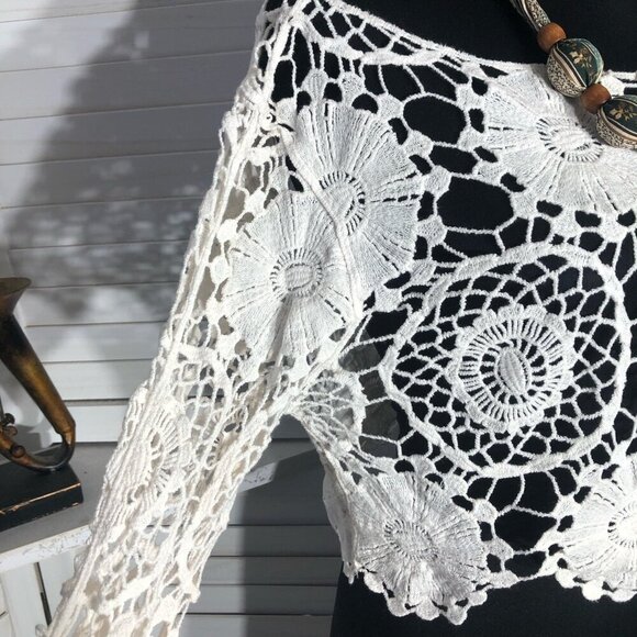 Forever 21 Crochet Top Bell Sleeves Lace Floral Off White Small - Picture 8 of 11